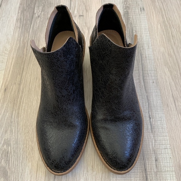 Kelsi Dagger Booties - Picture 2 of 5